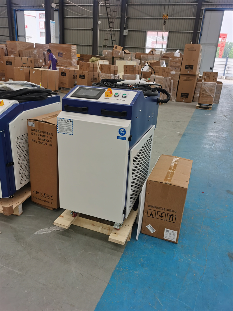 Industrial Laser Paint Remover - 6000W High-Power Continuous Laser Cleaning Machine
